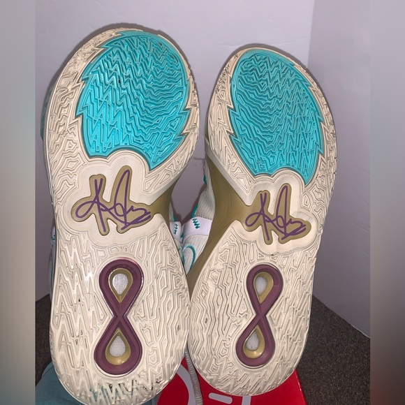 Nike Kyrie Infinity Shoes Sea Glass/Dynamic Turquoise:Size 8.5 V. Good Condition - Picture 8 of 11